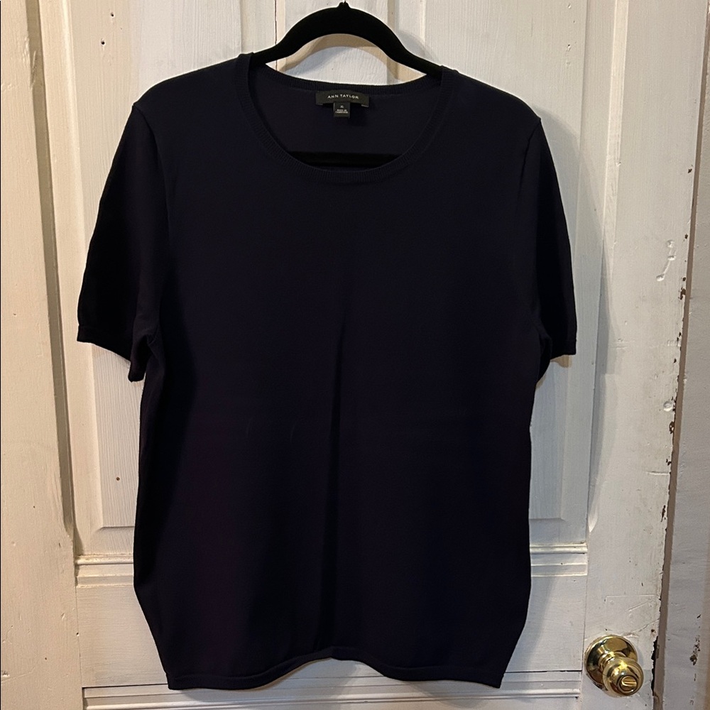 Ann Taylor Short Sleeve Sweater Tee, size XL.